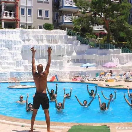 Charming With Shared Pool Near Beach In Appartement Alanya