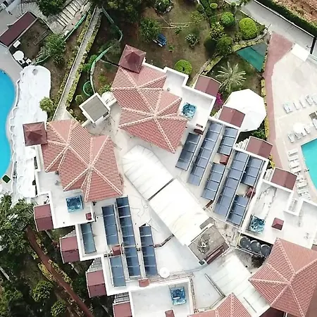 Charming With Shared Pool Near Beach In Alanya